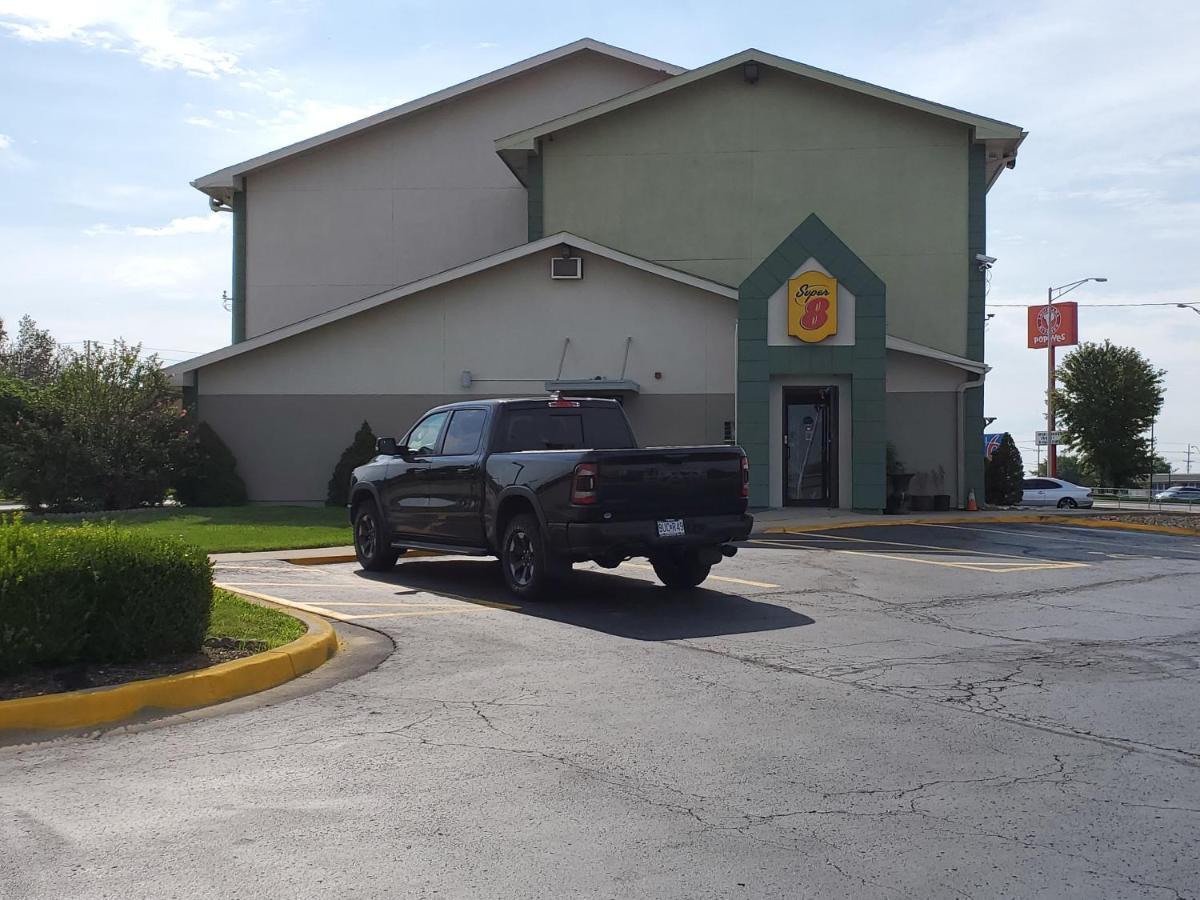 Super 8 By Wyndham Kansas City At Barry Road/Airport Extérieur photo