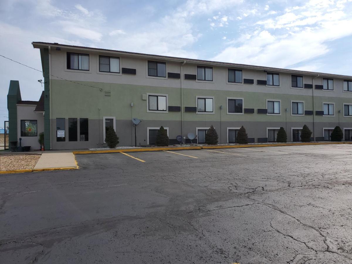 Super 8 By Wyndham Kansas City At Barry Road/Airport Extérieur photo