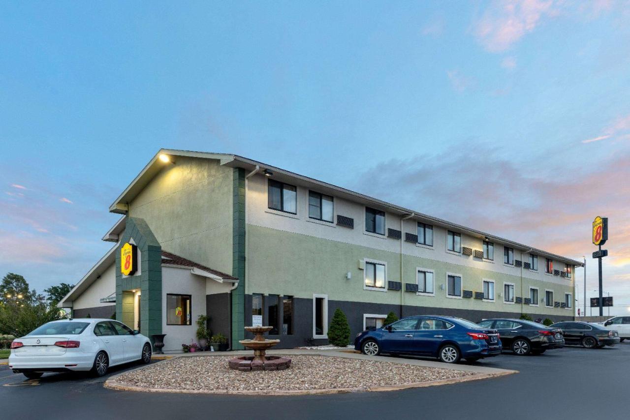 Super 8 By Wyndham Kansas City At Barry Road/Airport Extérieur photo