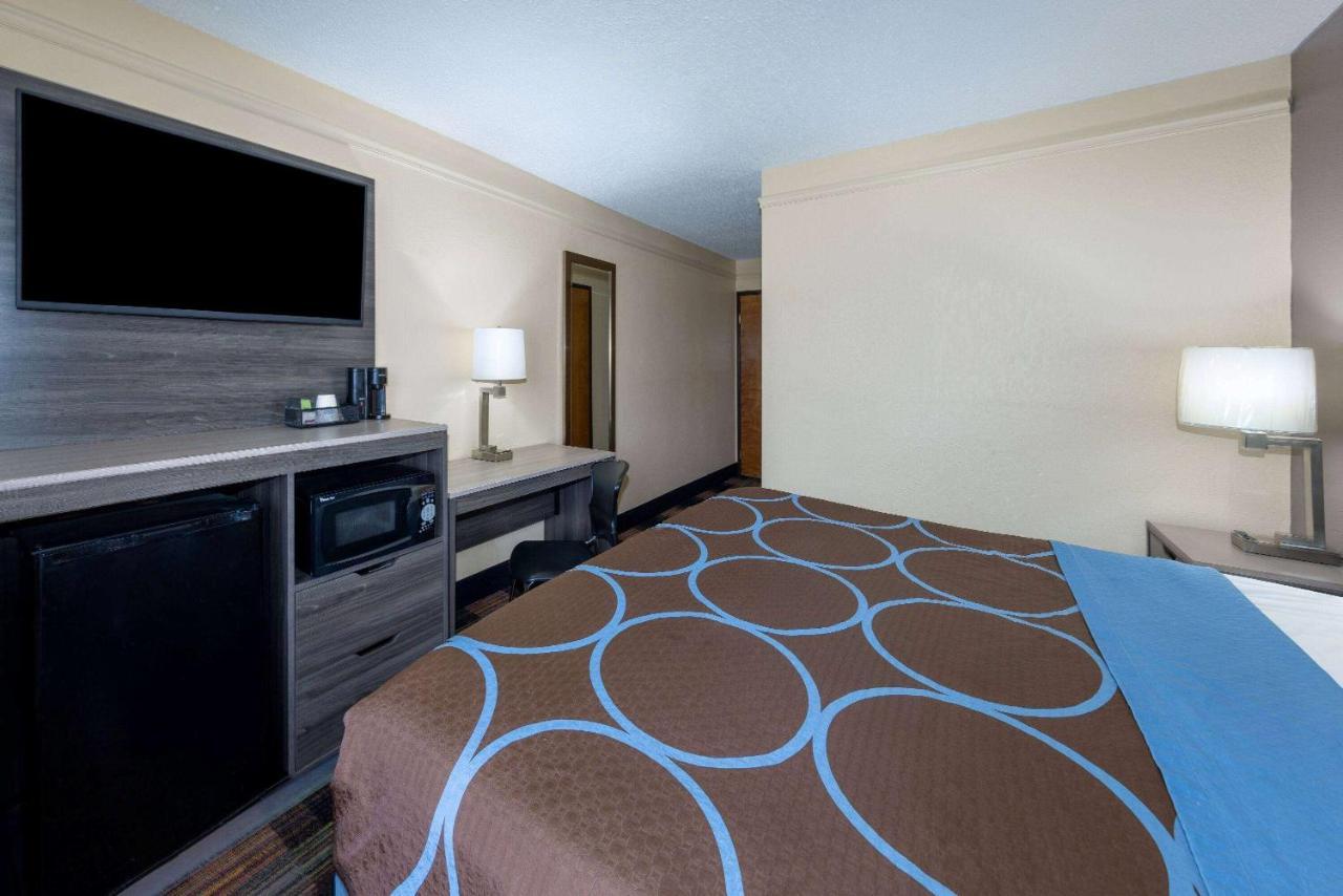 Super 8 By Wyndham Kansas City At Barry Road/Airport Extérieur photo