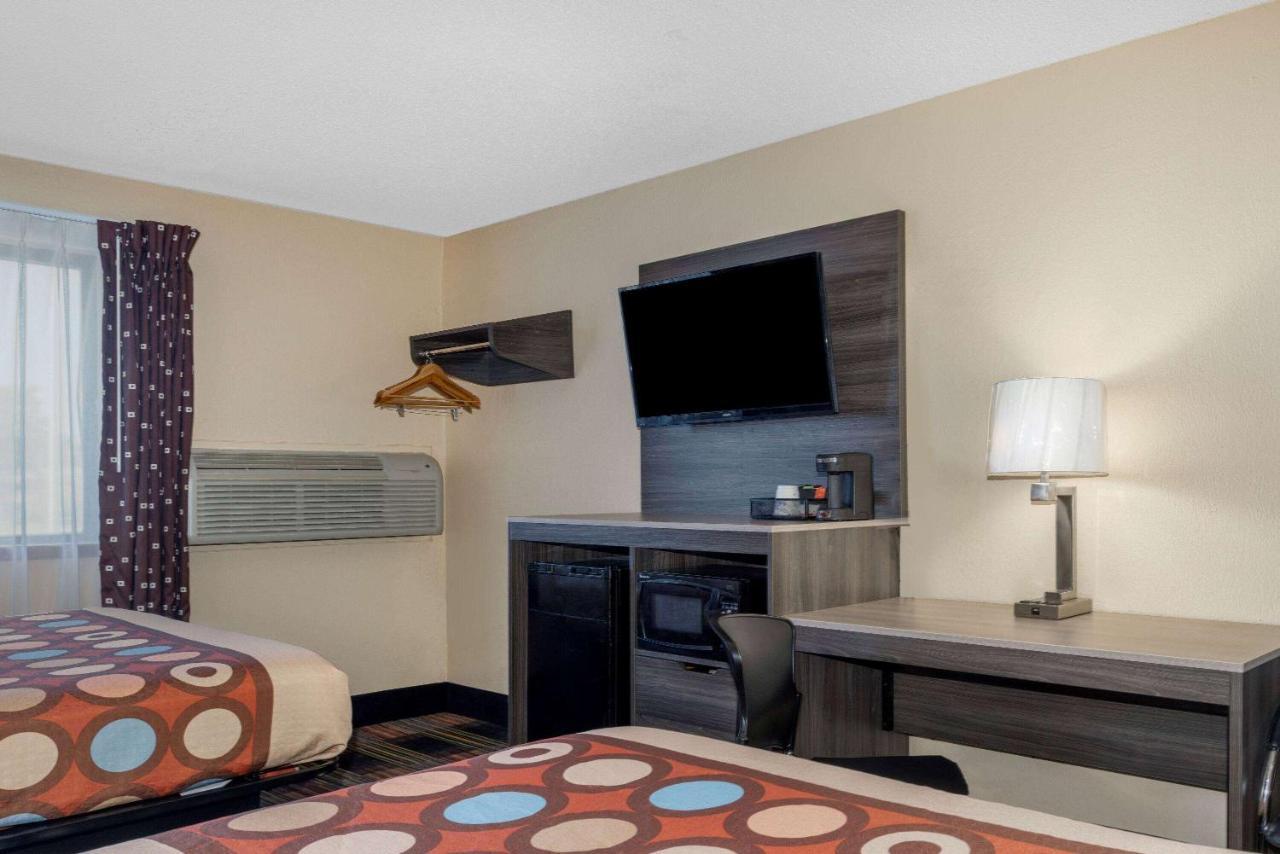 Super 8 By Wyndham Kansas City At Barry Road/Airport Extérieur photo