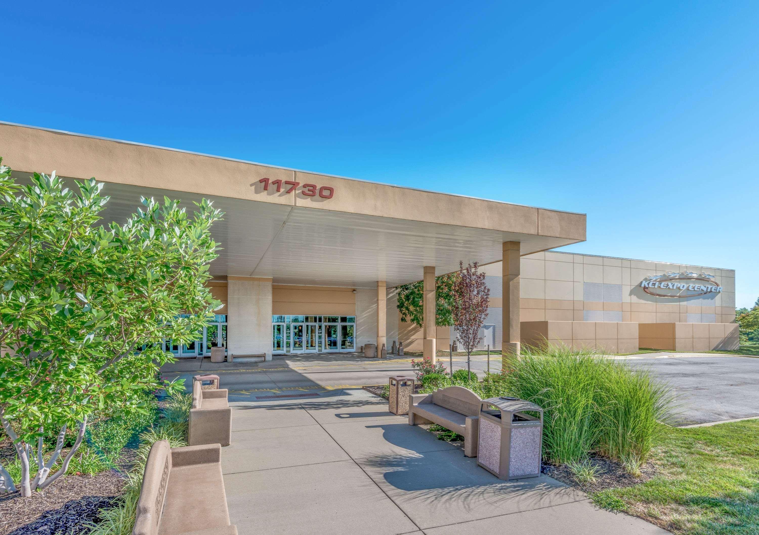 Super 8 By Wyndham Kansas City At Barry Road/Airport Extérieur photo