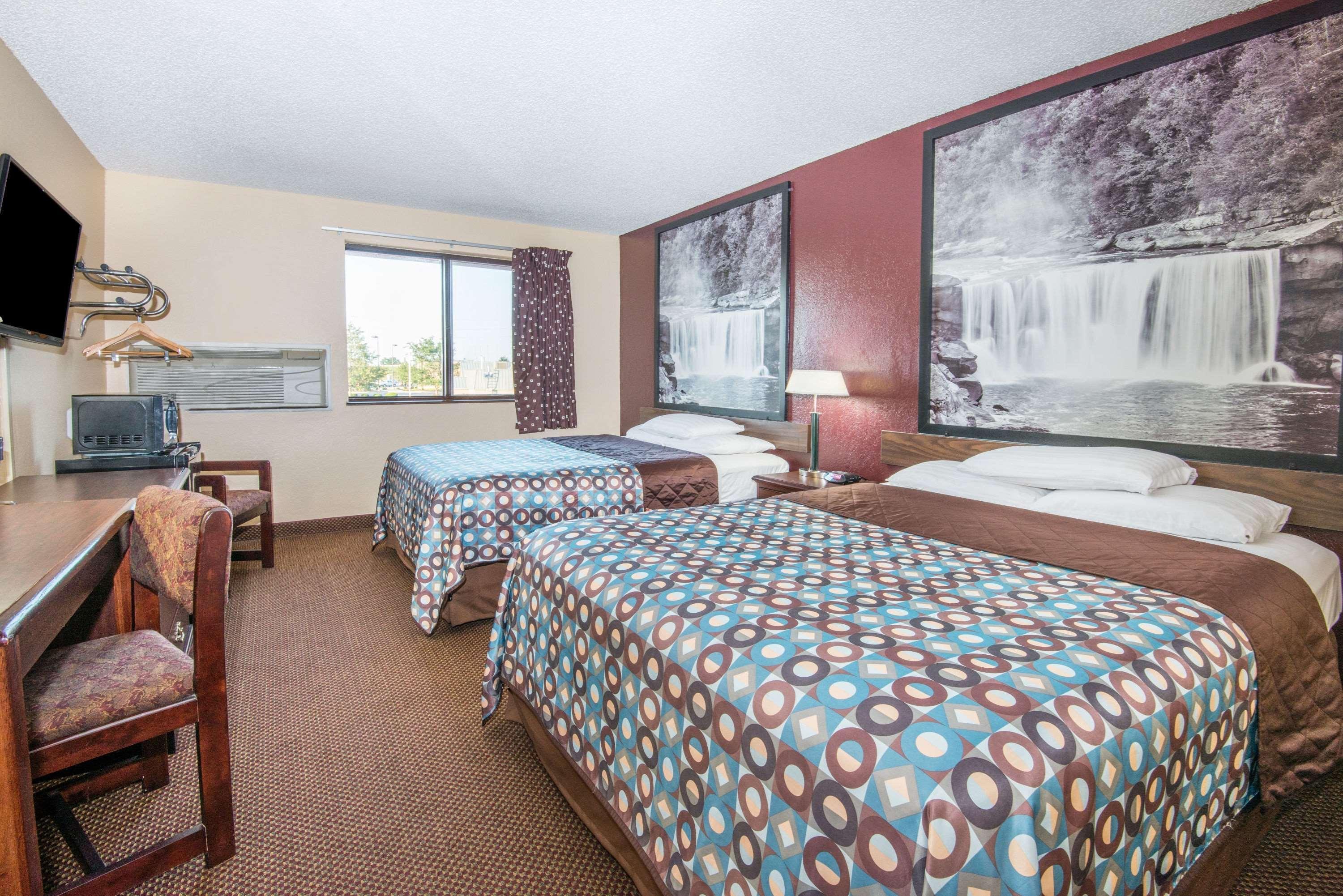 Super 8 By Wyndham Kansas City At Barry Road/Airport Extérieur photo