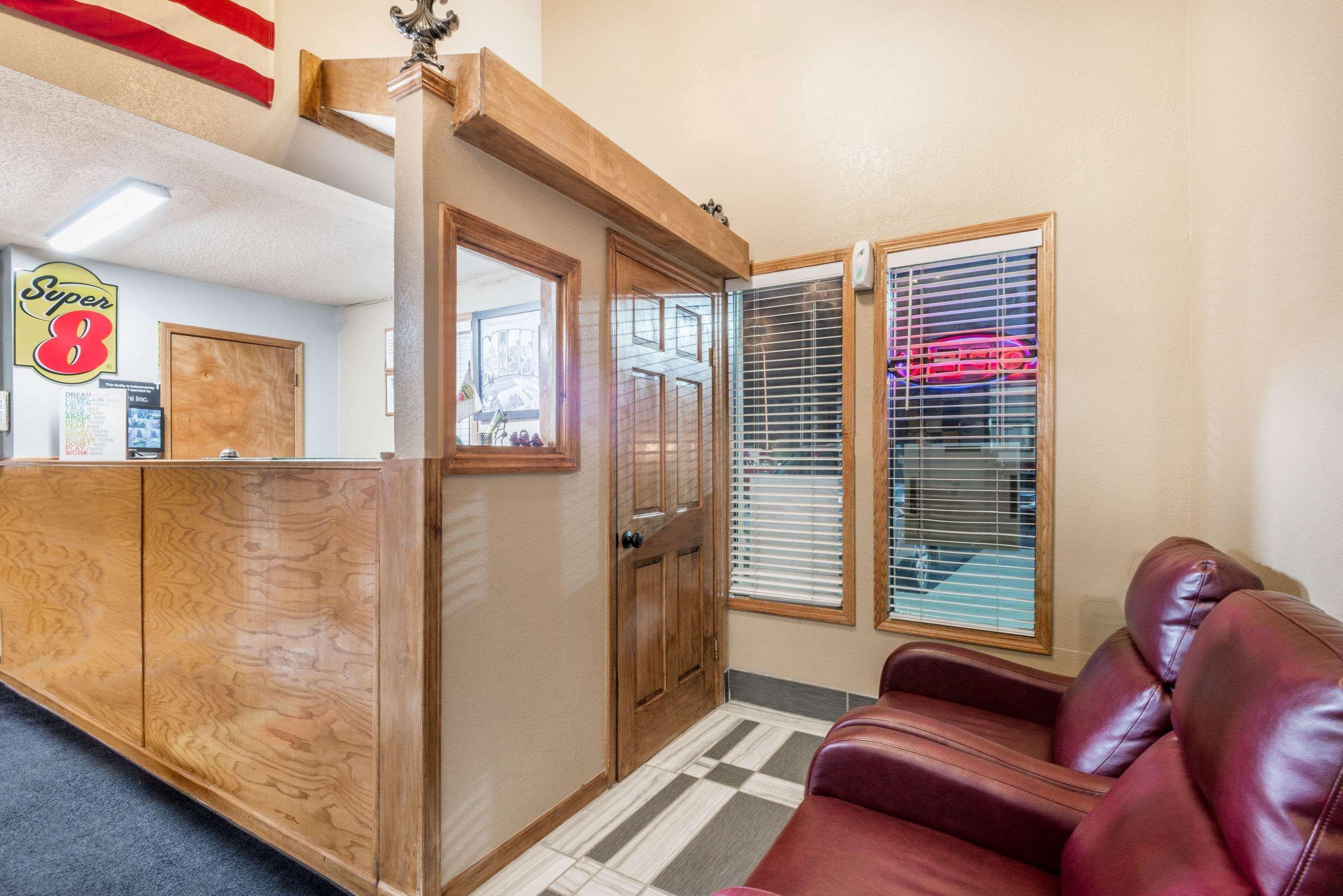 Super 8 By Wyndham Kansas City At Barry Road/Airport Extérieur photo