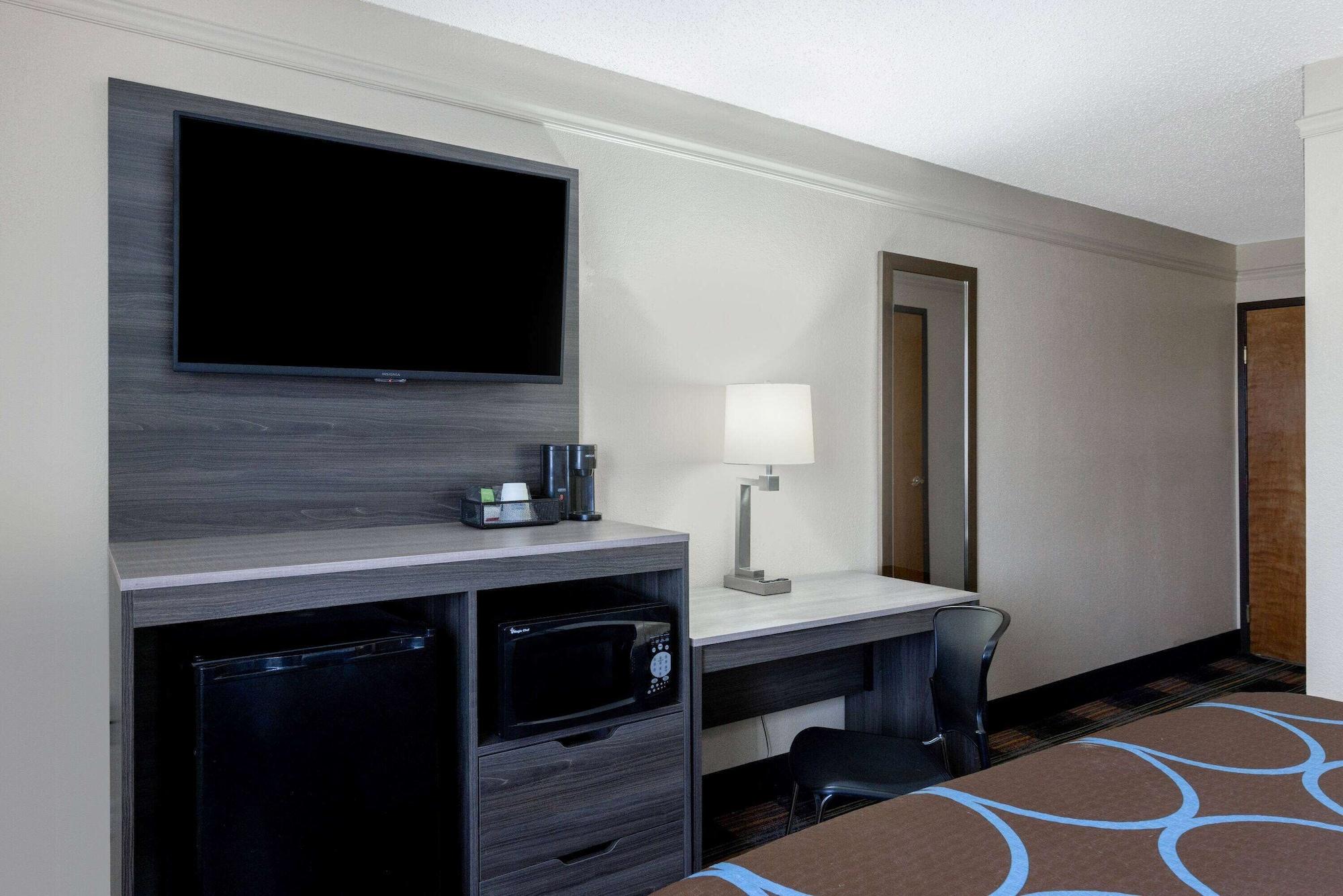 Super 8 By Wyndham Kansas City At Barry Road/Airport Extérieur photo