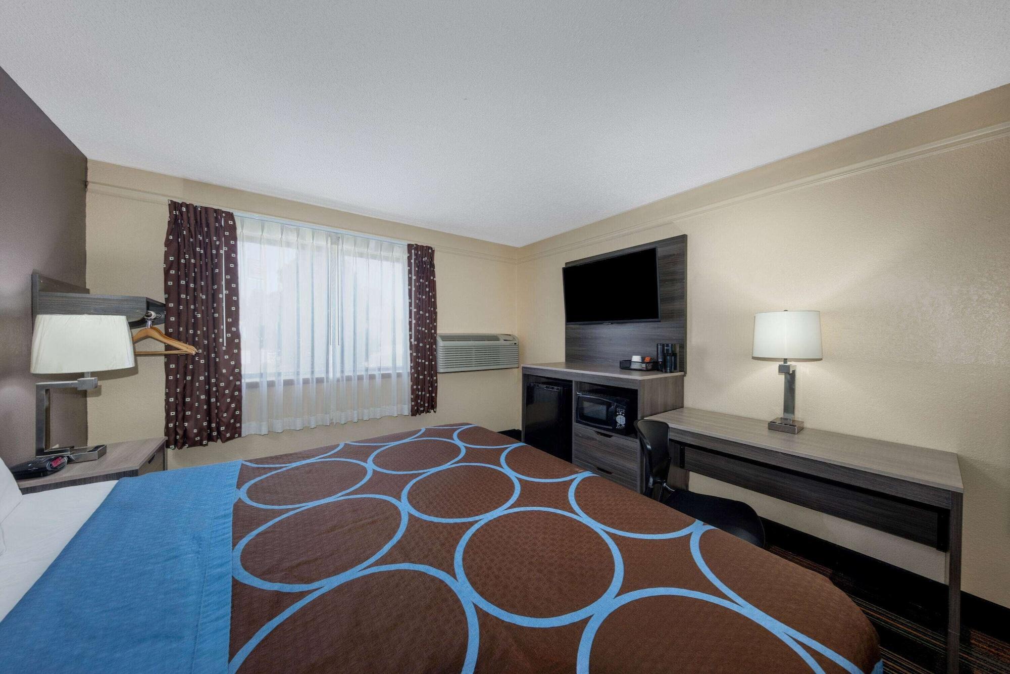 Super 8 By Wyndham Kansas City At Barry Road/Airport Extérieur photo