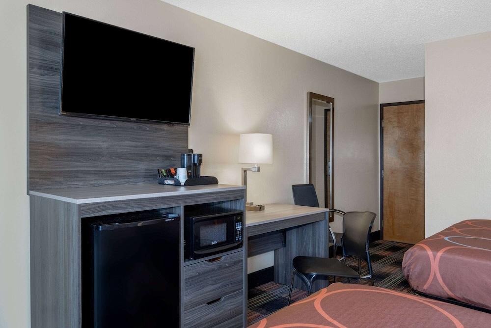 Super 8 By Wyndham Kansas City At Barry Road/Airport Extérieur photo