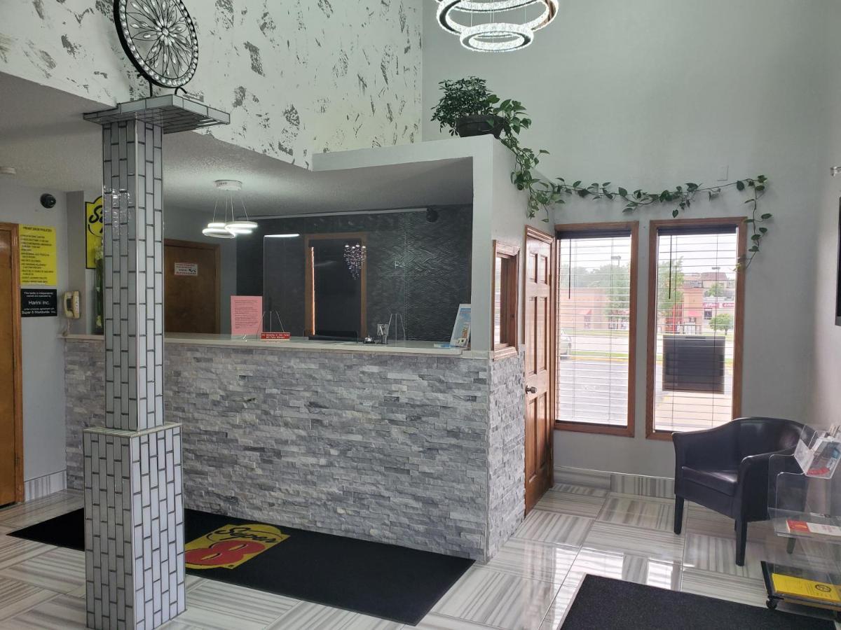 Super 8 By Wyndham Kansas City At Barry Road/Airport Extérieur photo